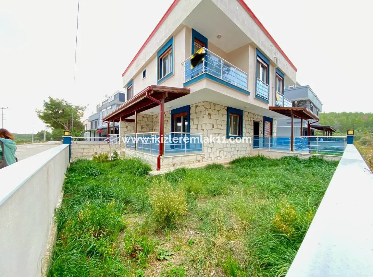 2 1 Villa Mit Neuem Garten Zu Einem Erschwinglichen Preis Zum Verkauf In Payamlı, Doganbey