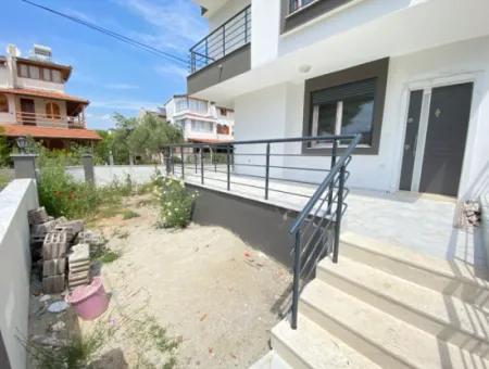 Geräumige Lage Zum Verkauf In Seferihisar Doğanbey 3 In 1 Luxusvilla