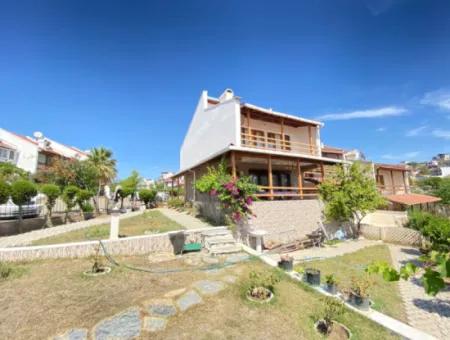 3 1 Villa Zum Verkauf Mit Großem Garten Mit Vollem Meerblick Auf Der Meerseite In Doğanbey