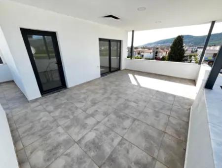 Freistehende 3 1 Villa Mit Null Pool Zu Verkaufen In Seferihisar Doğanbey