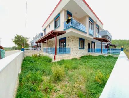 2 1 Villa Mit Neuem Garten Zu Einem Erschwinglichen Preis Zum Verkauf In Payamlı, Doganbey