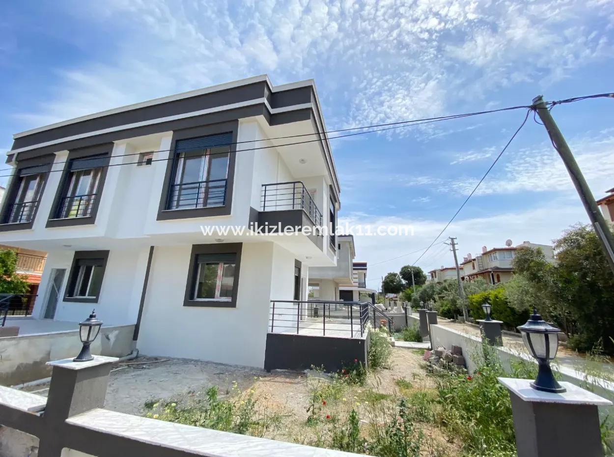 Spacious Location For Sale In Seferihisar Doğanbey 3 In 1 Luxury Villa