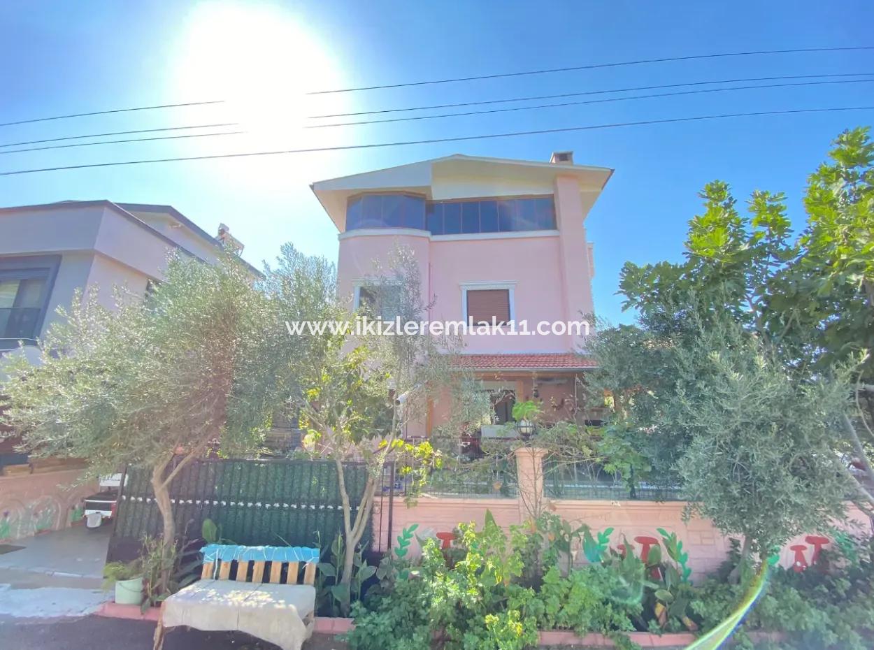 Single Detached Villa With Large Garden 3 In 1 Cost-Free For Sale In Doğanbey