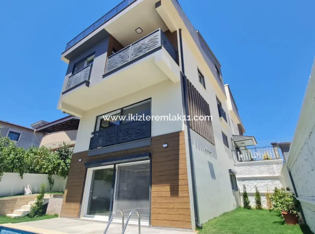 Seferihisa Camikebir Detached Garden 5 2 Hauzlu Villa For Sale