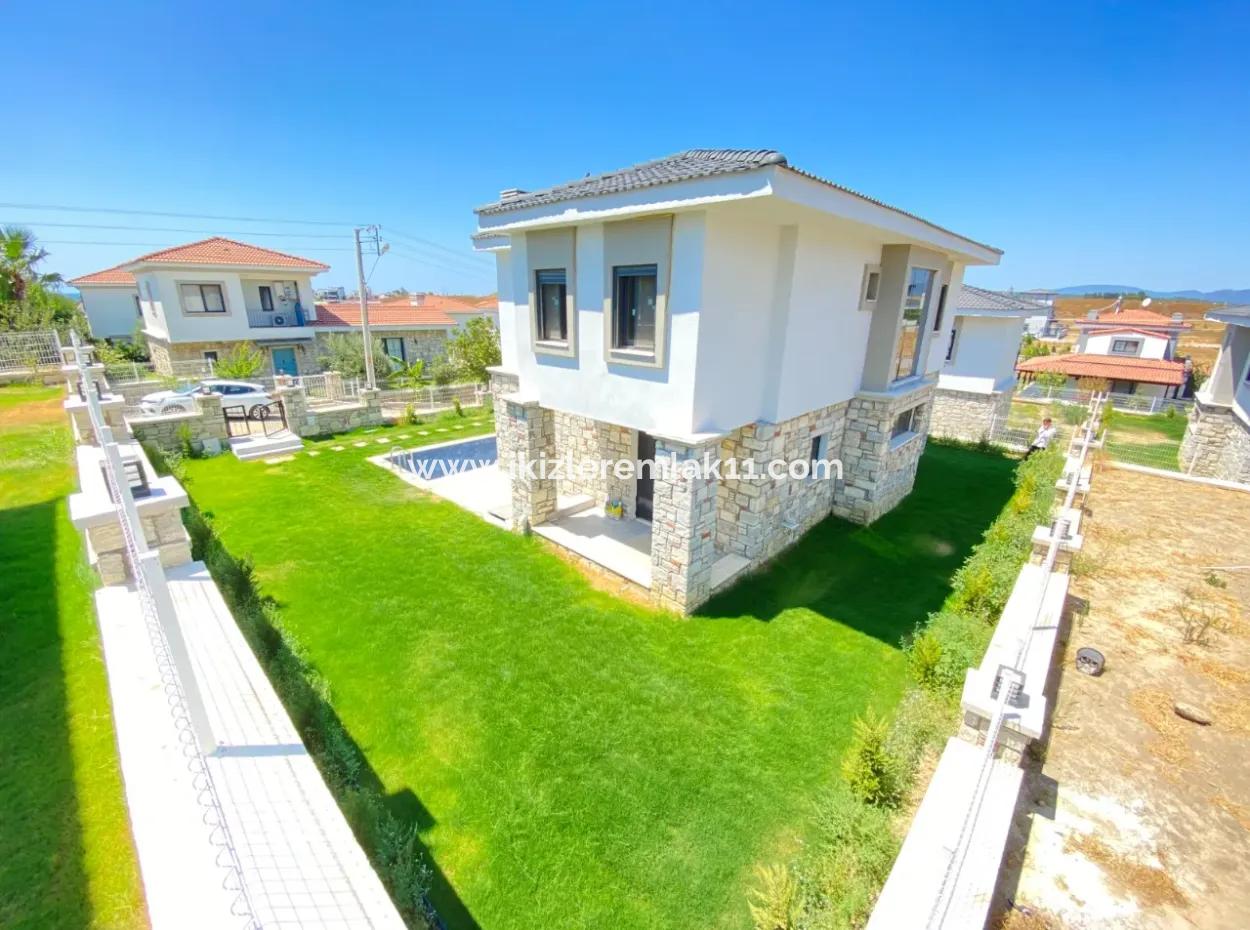 4 1 Villa For Sale In Seferihisar Akarcada With Detached Pool And Luxury Fireplace