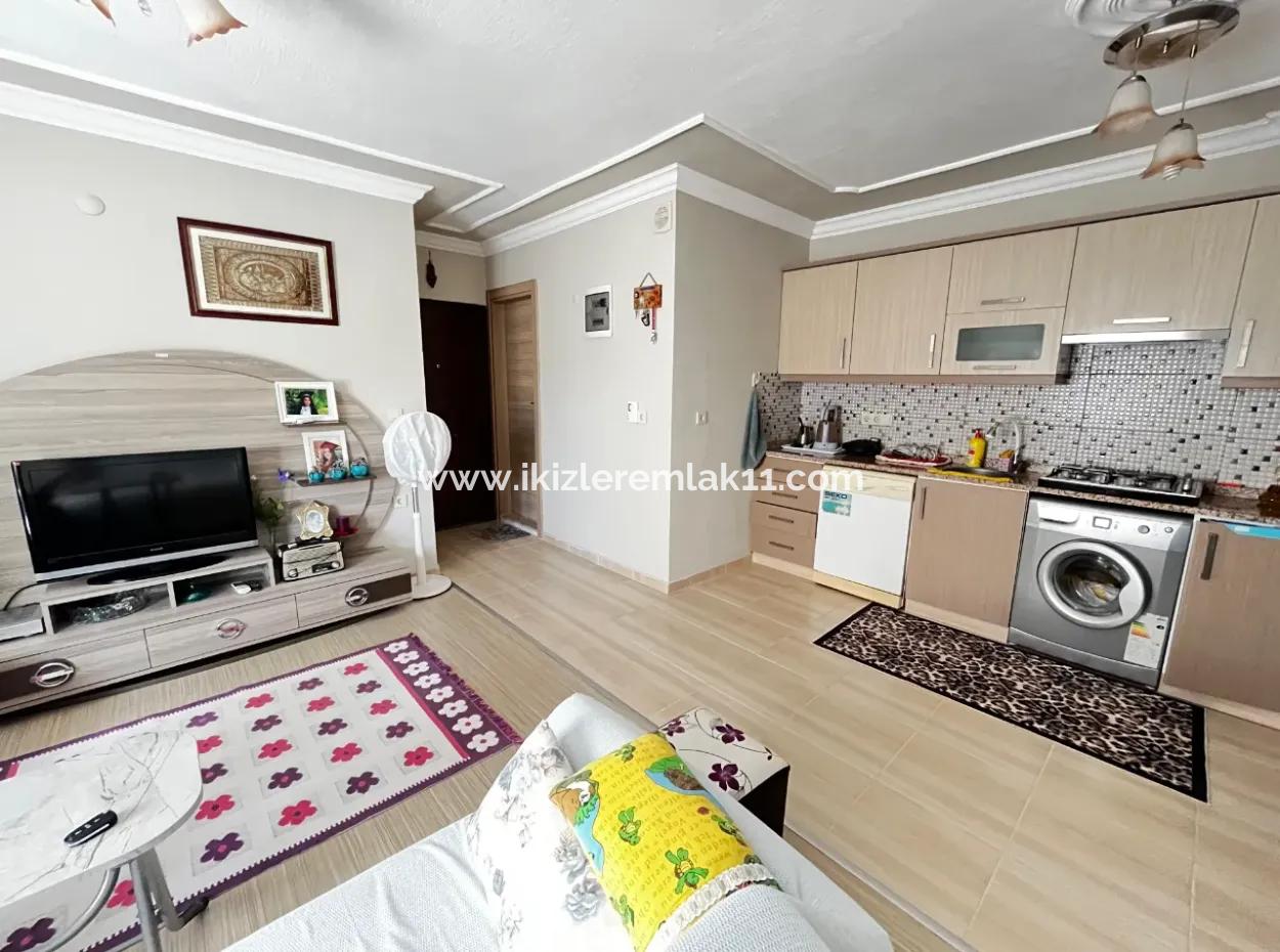 1 1 Furnished Apartment With Parking Close To The Sea Bazaar In Ürkmez