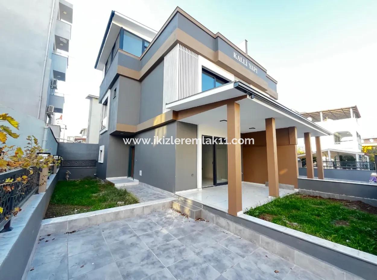 4 1 Villa Summer House For Sale Near The Sea In Seferihisar Doğanbey