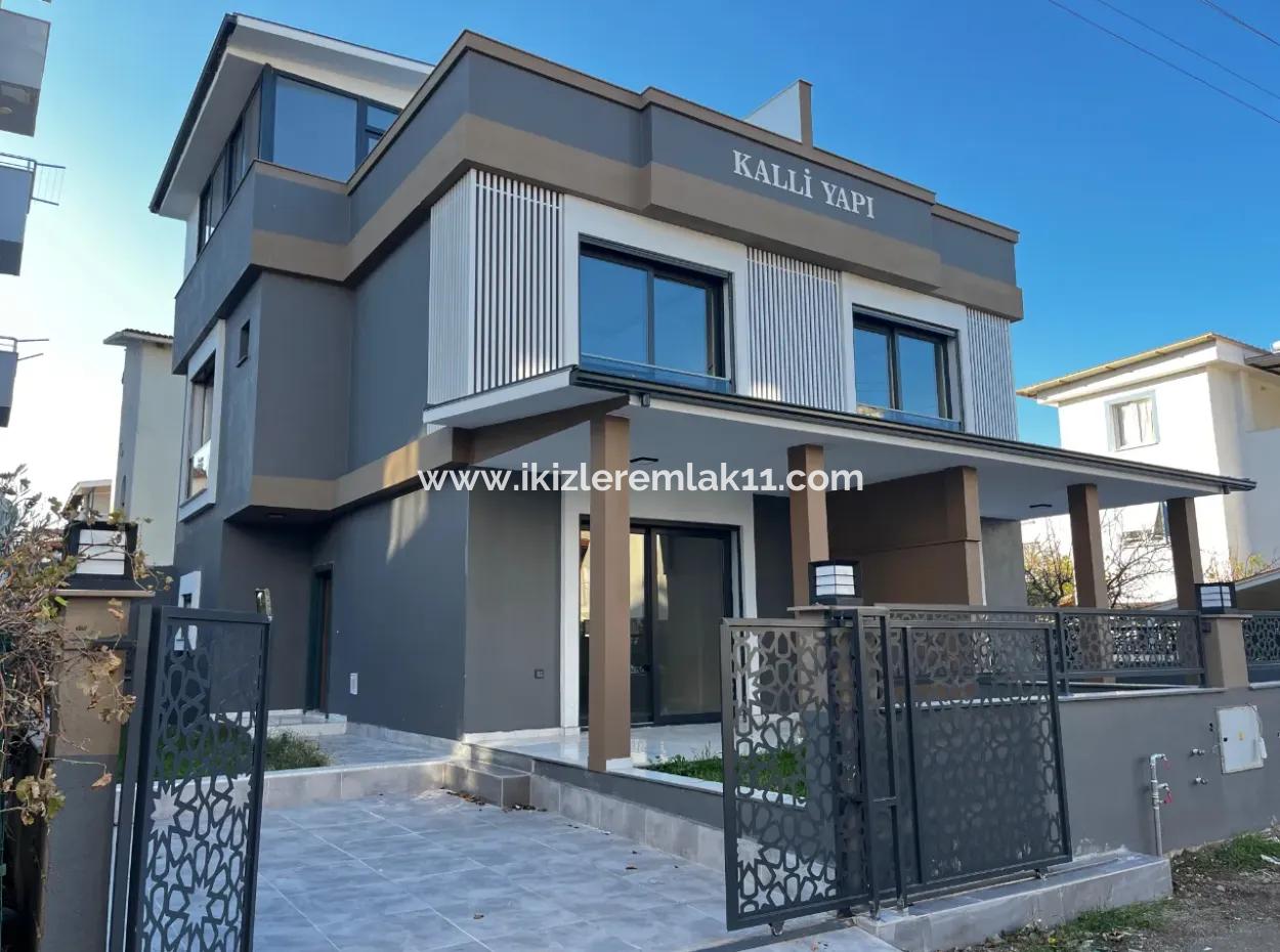 4 1 Villa Summer House For Sale Near The Sea In Seferihisar Doğanbey