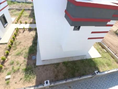 Seferihisar Doğanbey'de Müstakil Büyük Bahçeli 3 1 Villa For Sale