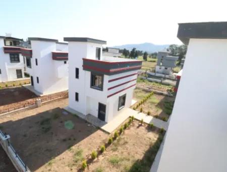 Seferihisar Doğanbey'de Müstakil Büyük Bahçeli 3 1 Villa For Sale