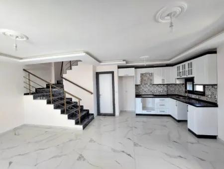 Seferihisar Doğanbey'de Müstakil Büyük Bahçeli 3 1 Villa For Sale