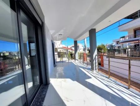 Seferihisar Doğanbey'de Müstakil Büyük Bahçeli 3 1 Villa For Sale