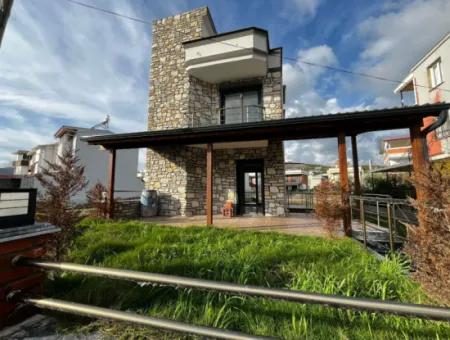 Single Detached 2 1 Villa With Large Garden For Sale In Seferihisar Doğanbey