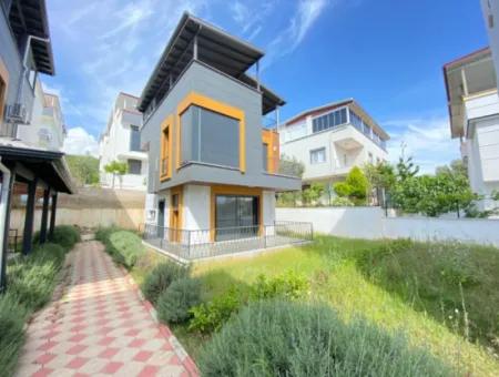 3 1 Detached New Villa With Large Garden For Sale In Seferihisar Ürkmez