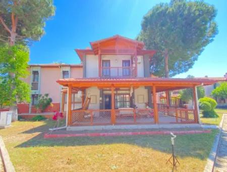 Seaside Villa With Large Garden And Pool In 3 1 Complex For Sale In Seferihisar Ürkmez