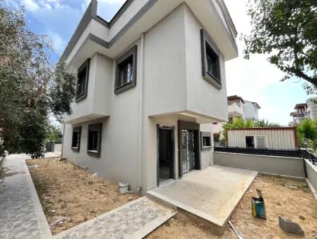 2 1 Villa With New Garden For Sale Near The Sea In Seferihisar Doğanbey