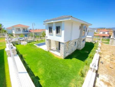 4 1 Villa For Sale In Seferihisar Akarcada With Detached Pool And Luxury Fireplace