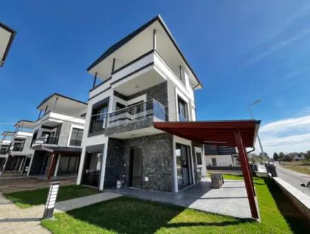 Detached 3 1 Villa With Zero Pool For Sale In Seferihisar Doğanbey