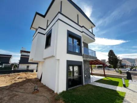 Detached 3 1 Villa With Zero Pool For Sale In Seferihisar Doğanbey