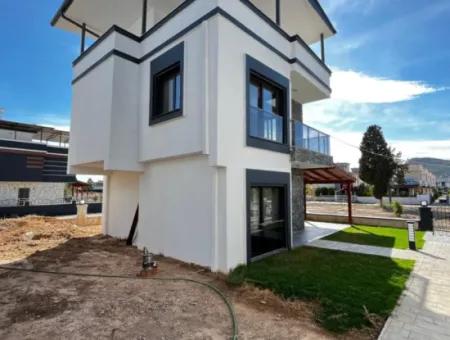 Detached 3 1 Villa With Zero Pool For Sale In Seferihisar Doğanbey