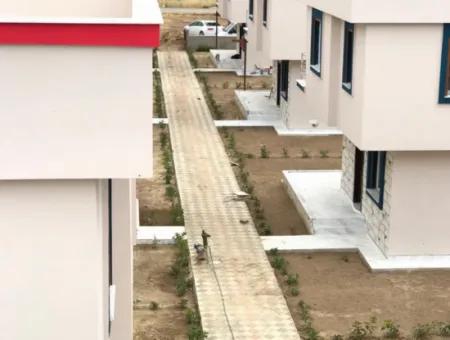 Seferihisar Doğanbeyde Satılık, Site İçinde Tamamen Müstakıl 3+1 Yazlık Villa