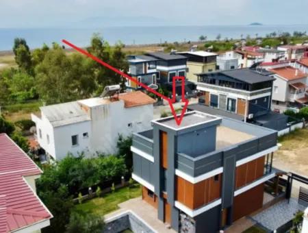 Seferihisar Ürkmez Plajına 100Metre / Havuzlu Müstakil Villa / Ultra Lüks